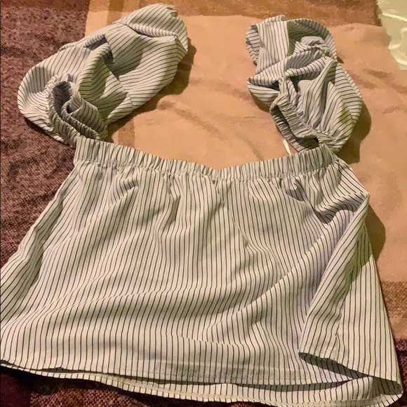 Puffy sleeve stripped off the shoulder shirt - Picture 2 of 2